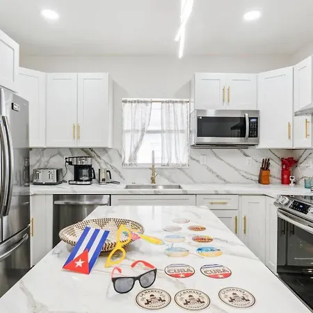 New! Havana Nights Villa ! Walk To Calle Ocho! Miami Extérieur photo