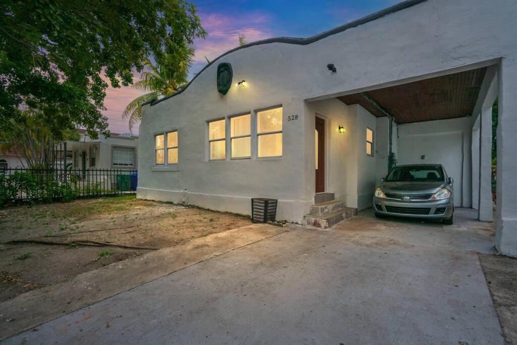 New! Havana Nights ! Walk To Calle Ocho! Apartamento Miami