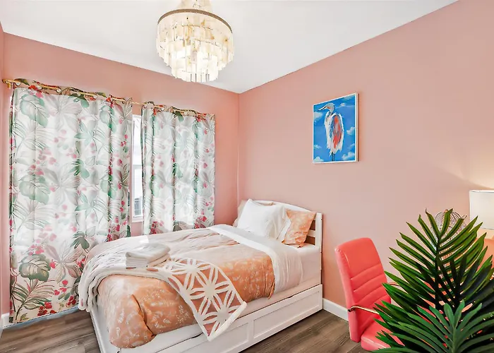 New! Havana Nights Villa ! Walk To Calle Ocho!