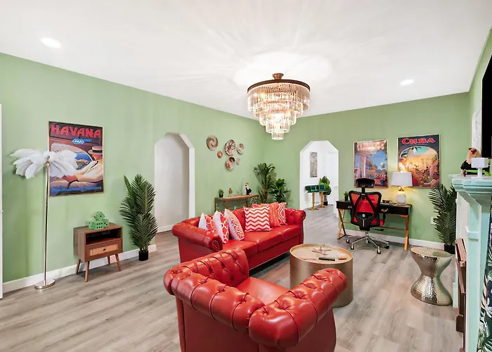 New! Havana Nights Villa ! Walk To Calle Ocho!