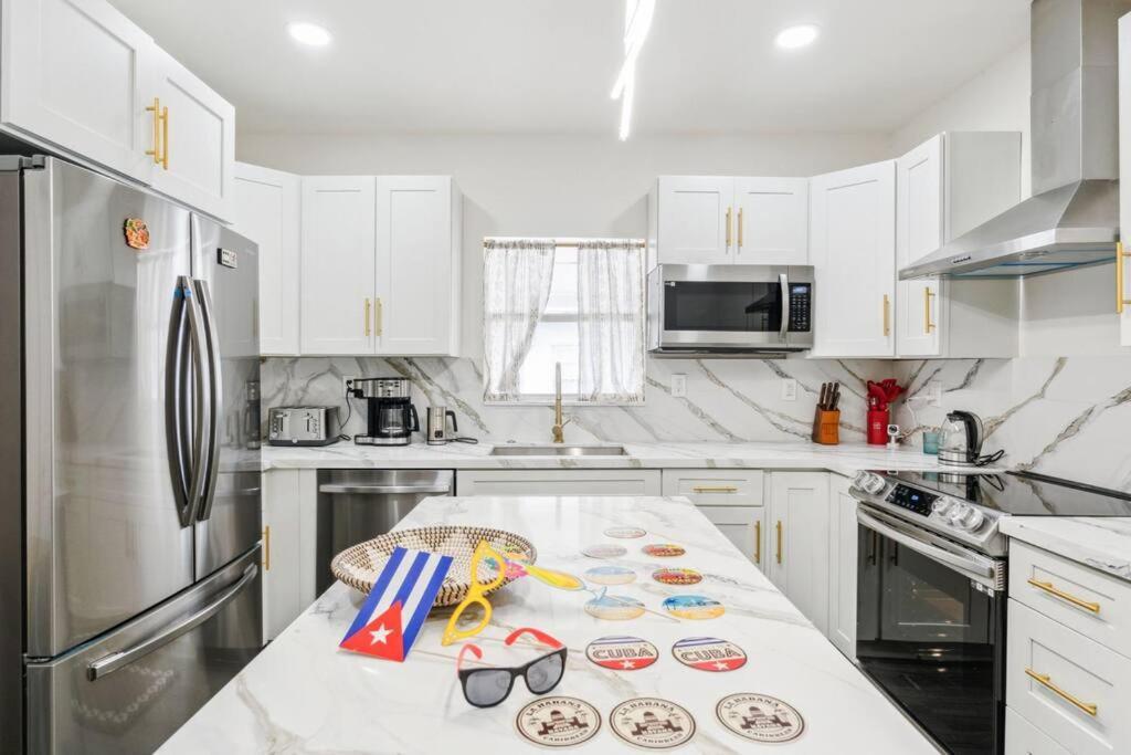 New! Havana Nights ! Walk To Calle Ocho! Appartement *